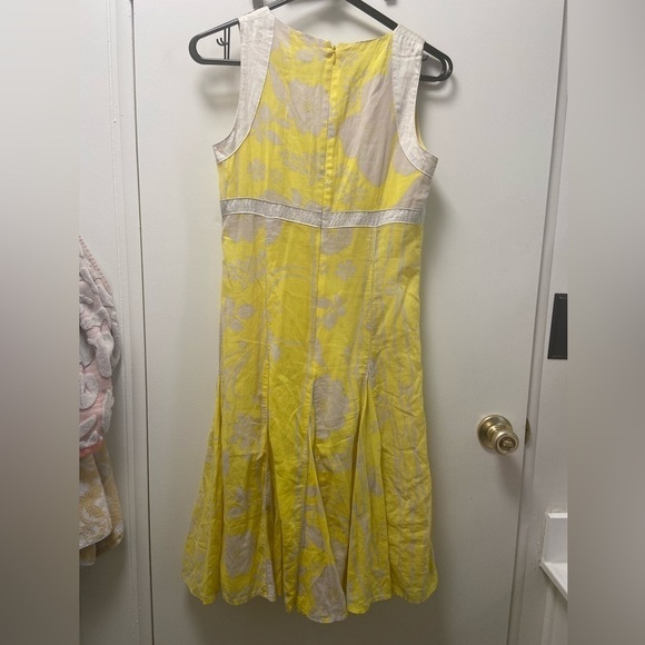 Yellow and beige gorgeous floral dress with slip liner - Picture 3 of 8